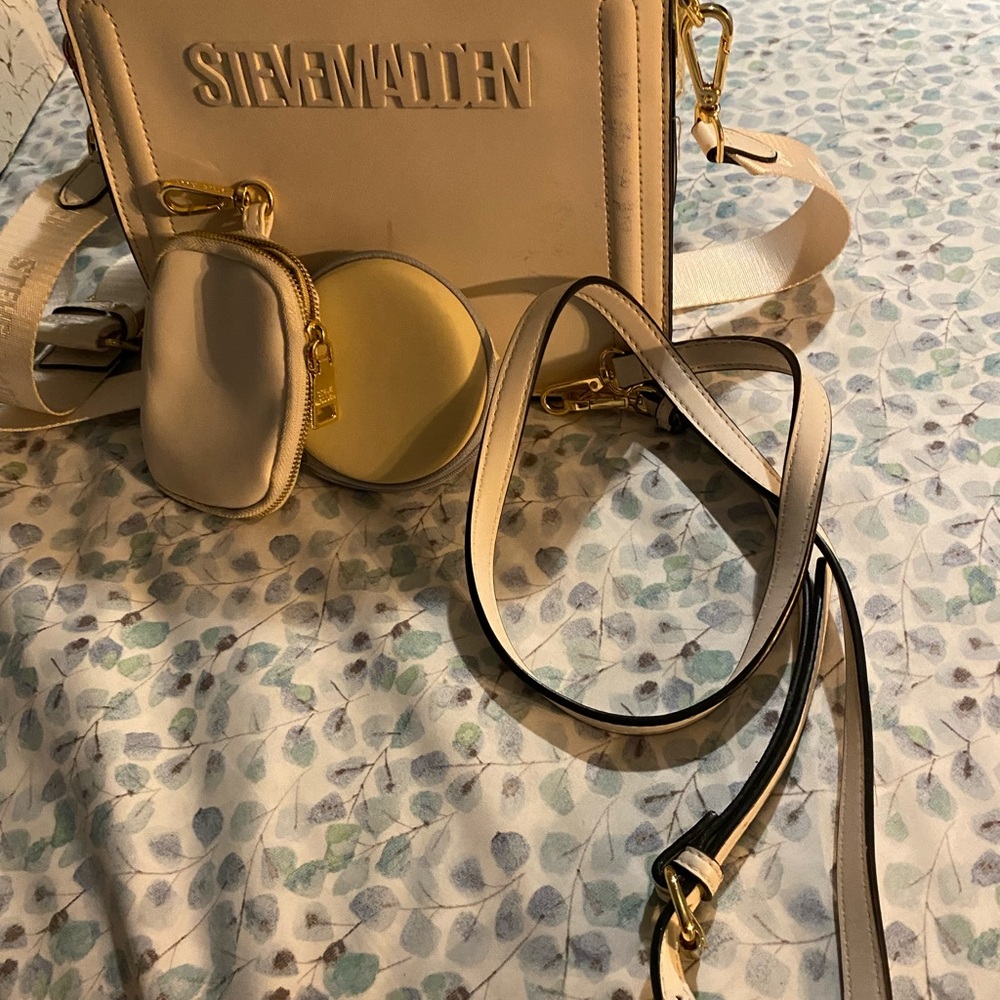 Used white Steve Madden crossbody purse